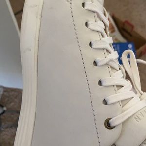 Meet your Posher, Monty